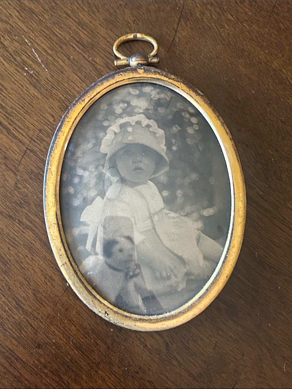 Antique Oval Gold Tone Photo Locket Pendant